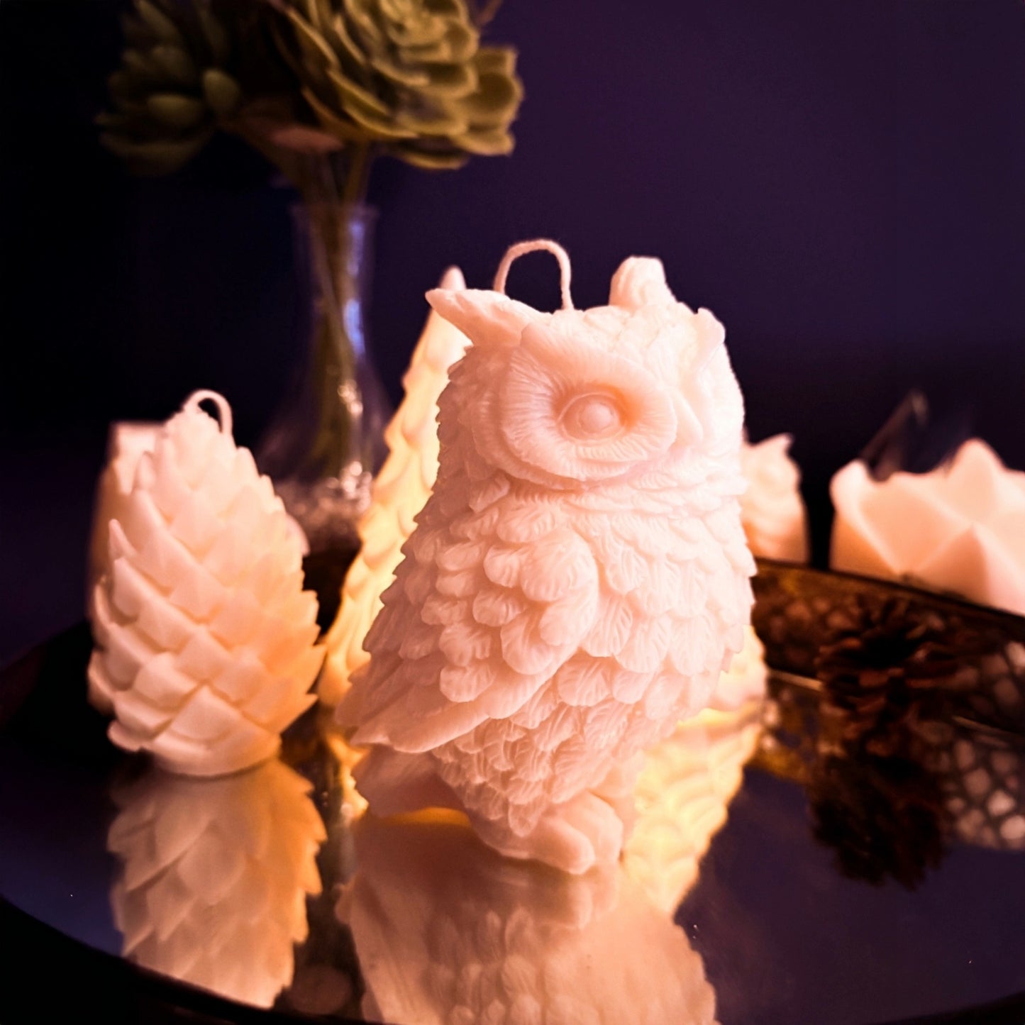 Stor dekorativ ugle i soyavoks – håndlaget lys produsert i Norge.