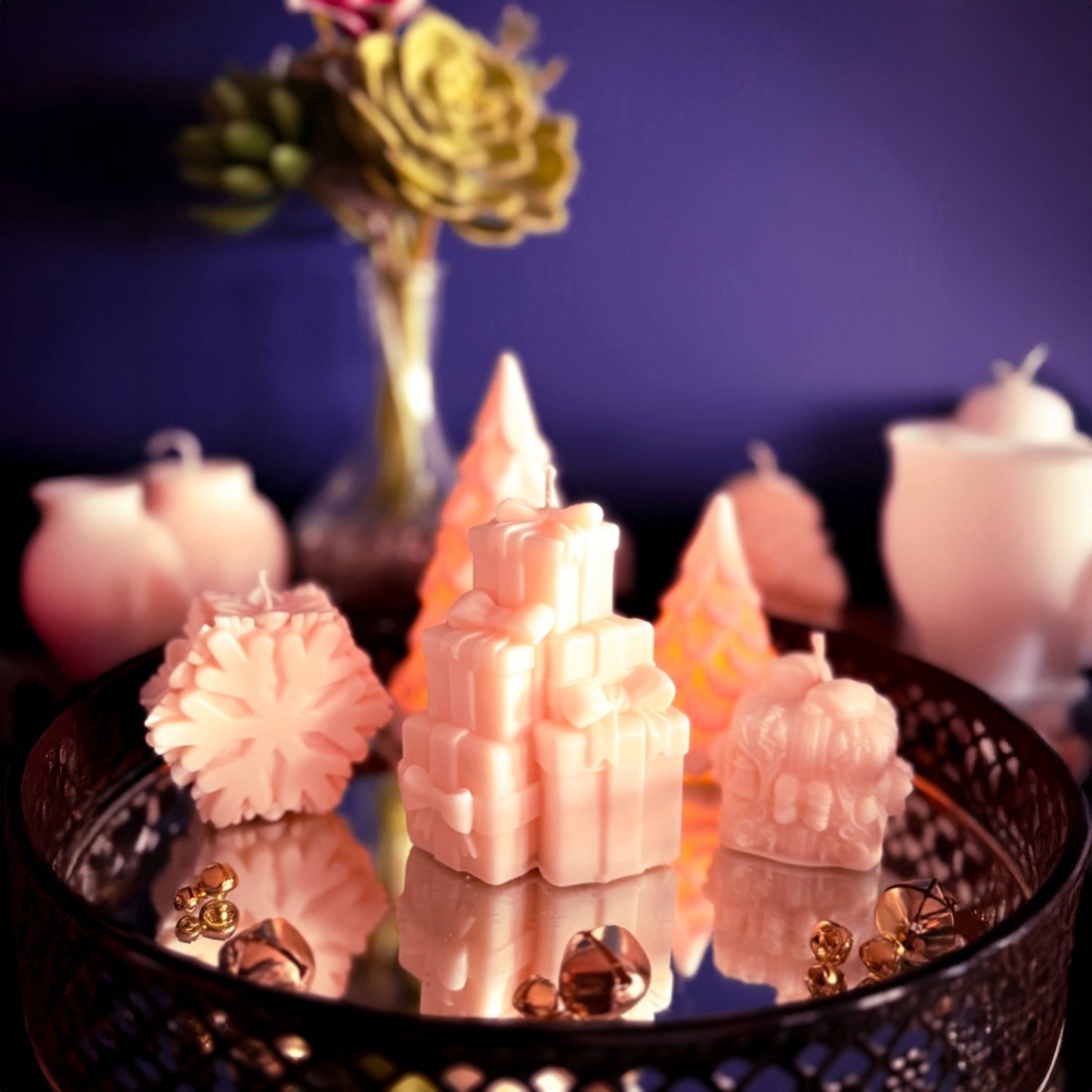 Decorative candle shaped as gifts, handcrafted with 100 % soy wax – handmaded in Norway