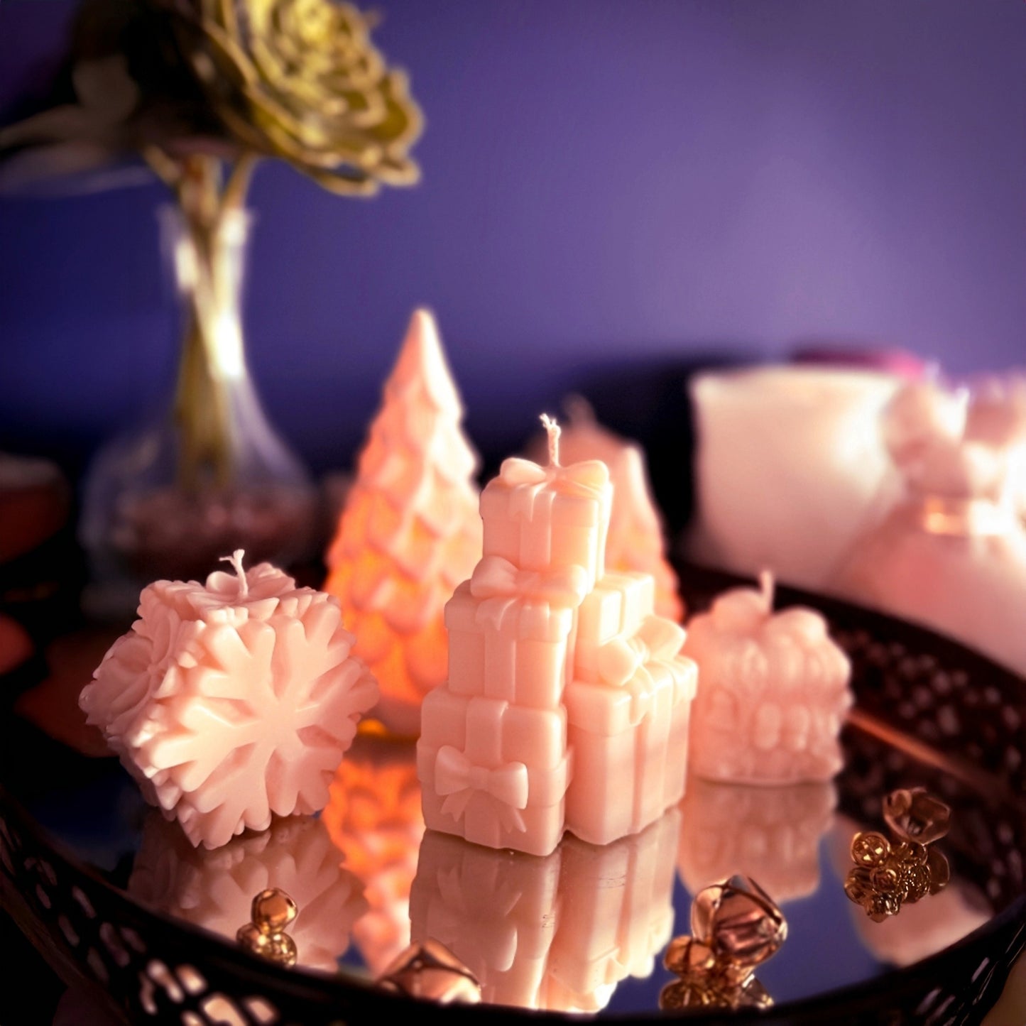 Handmade decorative soy wax candle shaped as gifts – A Gift Moment, made in Norway