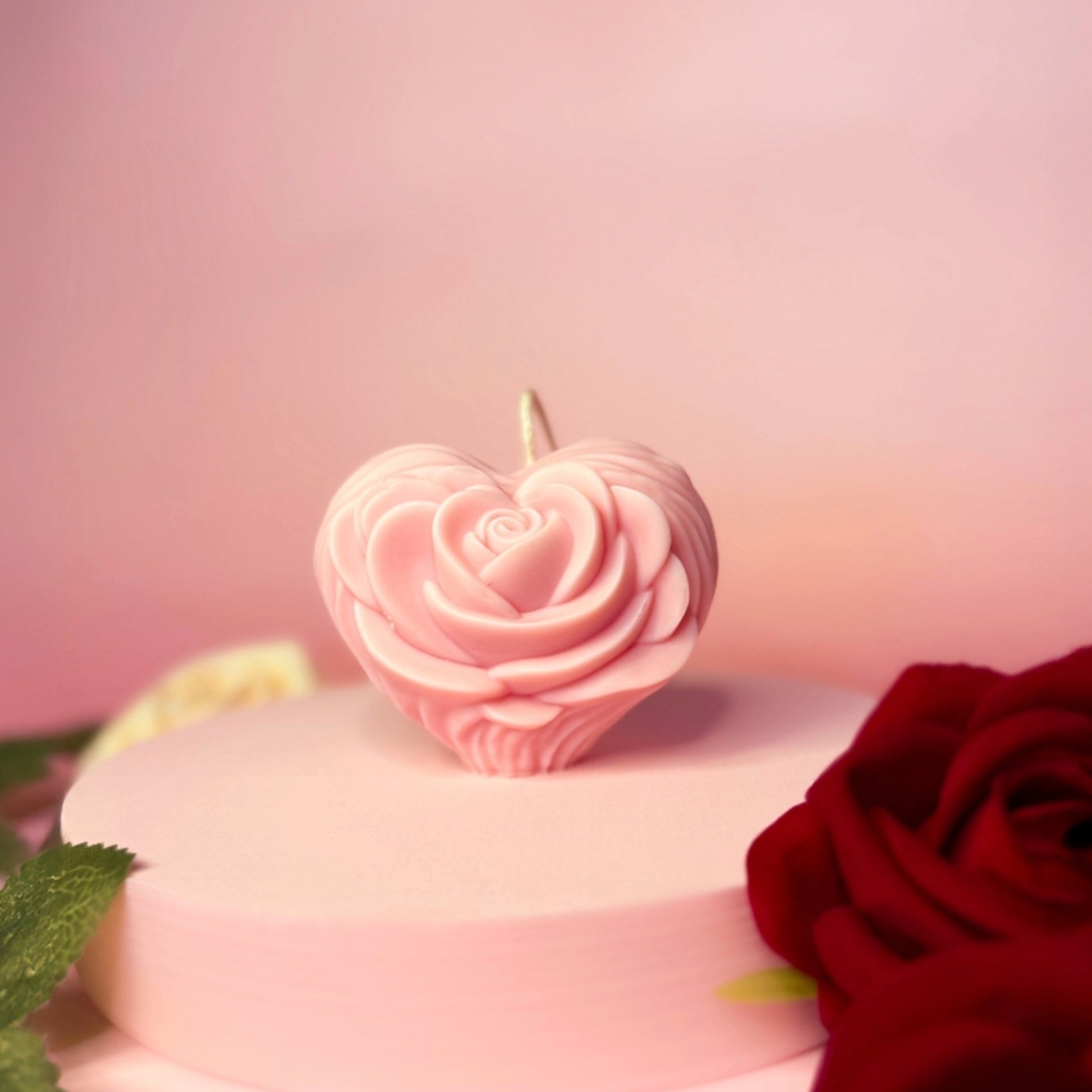 Pink rose heart candle made from soy wax, romantic Valentine’s Day decorative candle.